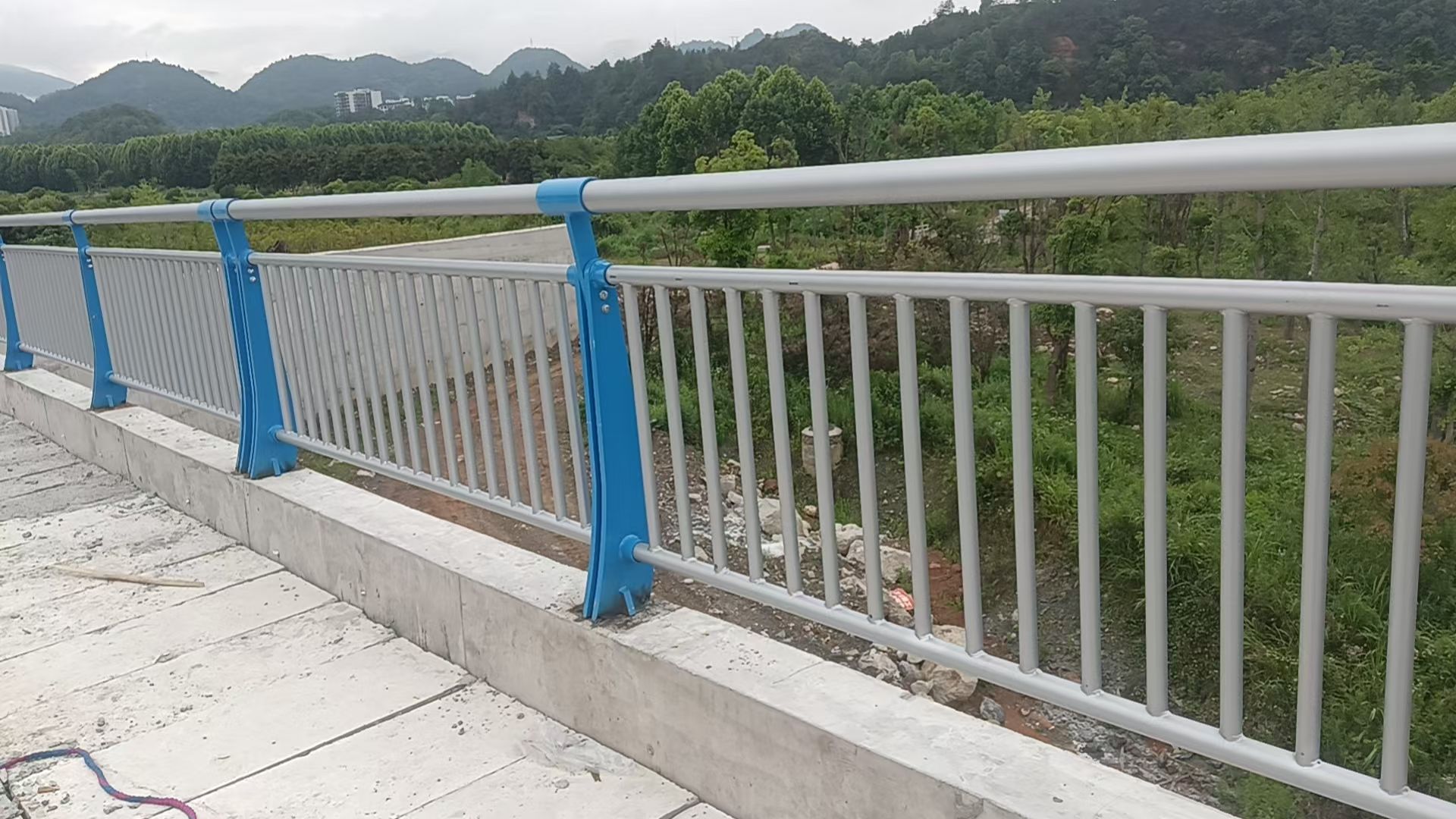 东方市不锈钢栏杆河道护栏 - 推荐
